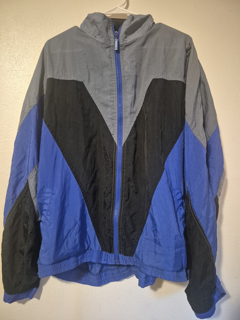 Vtg 80's 90's Puma Windbreaker Jacket in Blue, Black & Gray Sz L